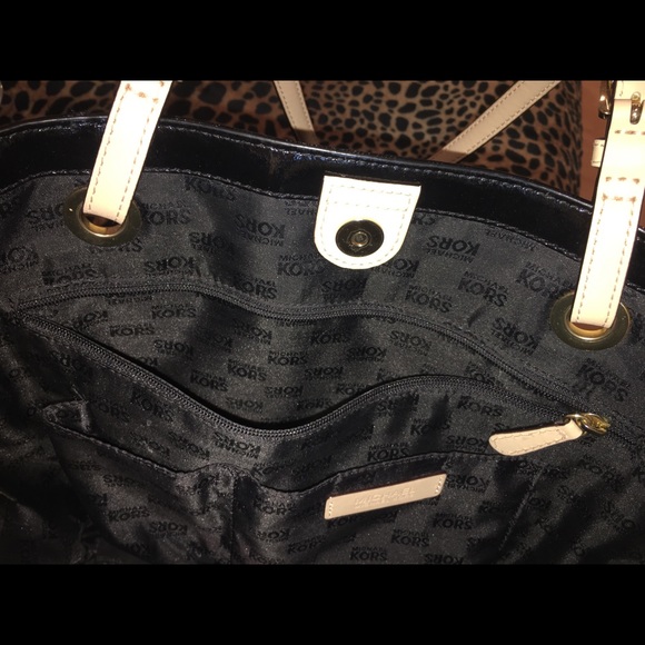 Michael Kors tote - Picture 4 of 5